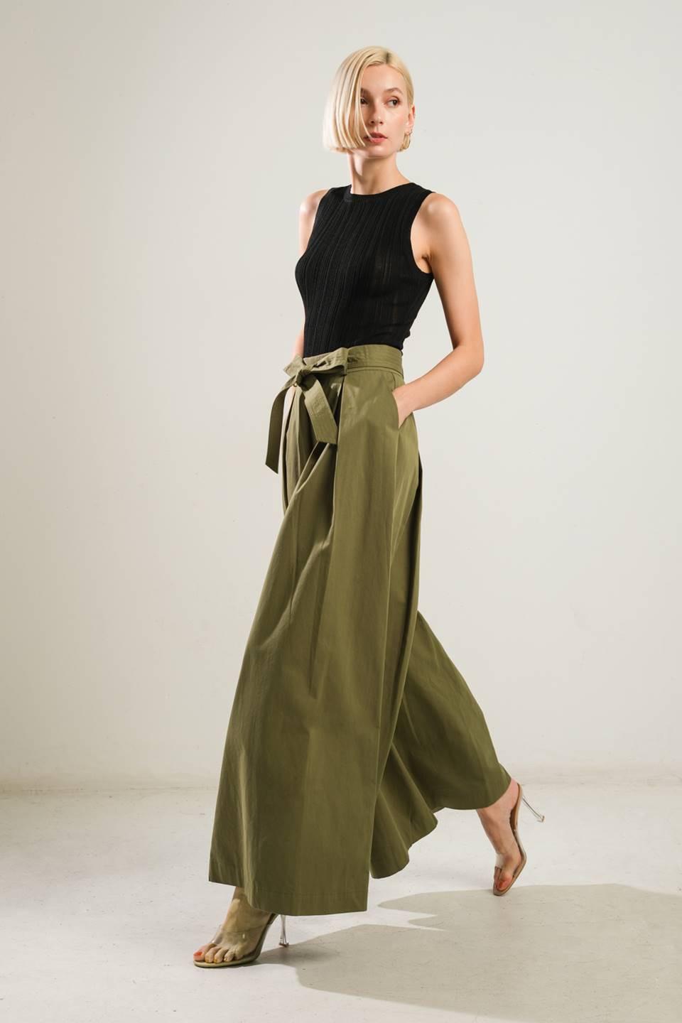 Black Ribbed Sleeveless Sweater Top - Image 3