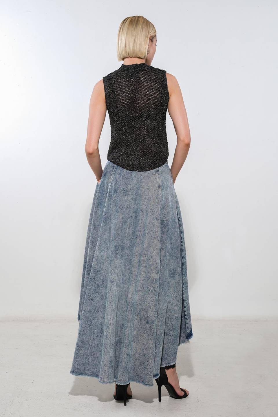 Metallic Sleeveless Mock Neck Sweater Top in Black