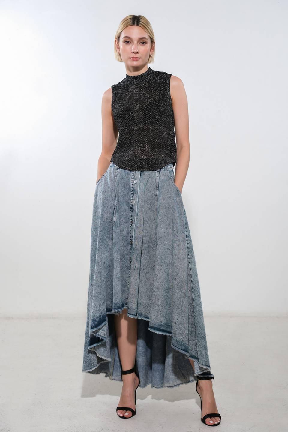 Metallic Sleeveless Mock Neck Sweater Top in Black