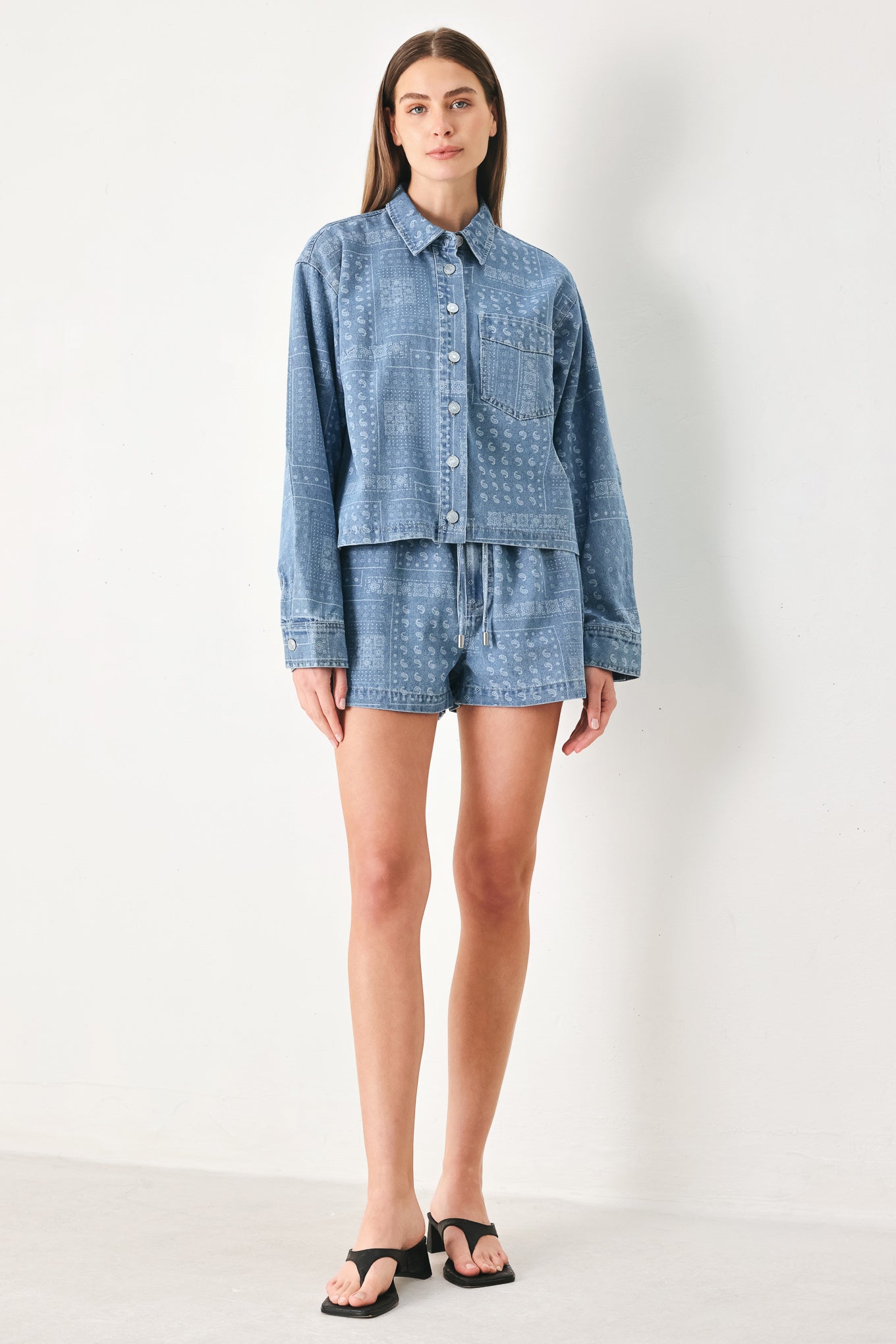Vintage Bandana Print Denim Trucker Jacket in Medium Blue - Image 4