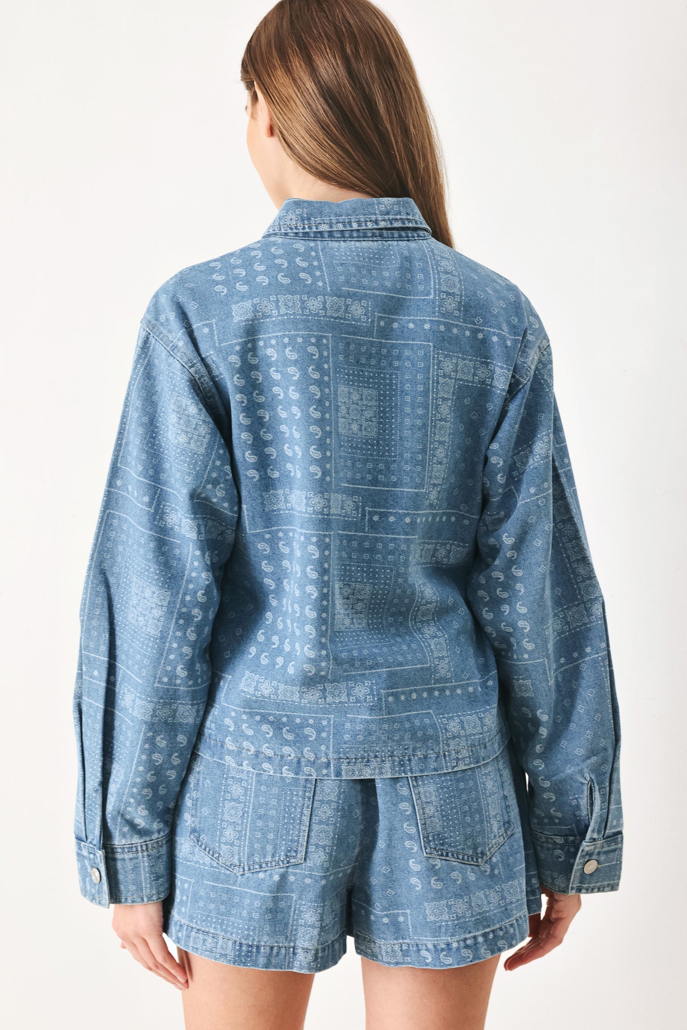 Vintage Bandana Print Denim Trucker Jacket in Medium Blue - Image 2