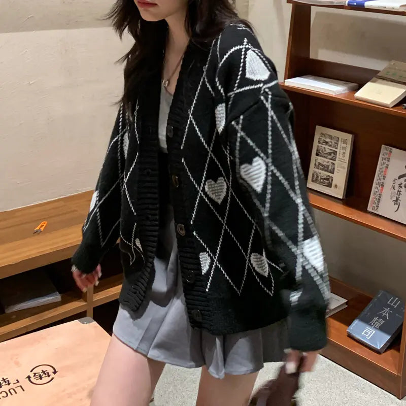 Women's Heart Jacquard Loose Sweater in Black