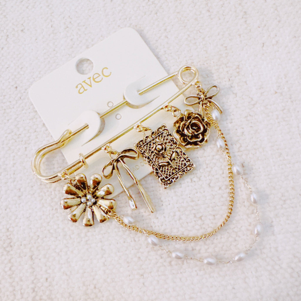 Floral Ribbon Pin Brooch – Elegant Gold Safety Pin with Charms and Pearl Chains