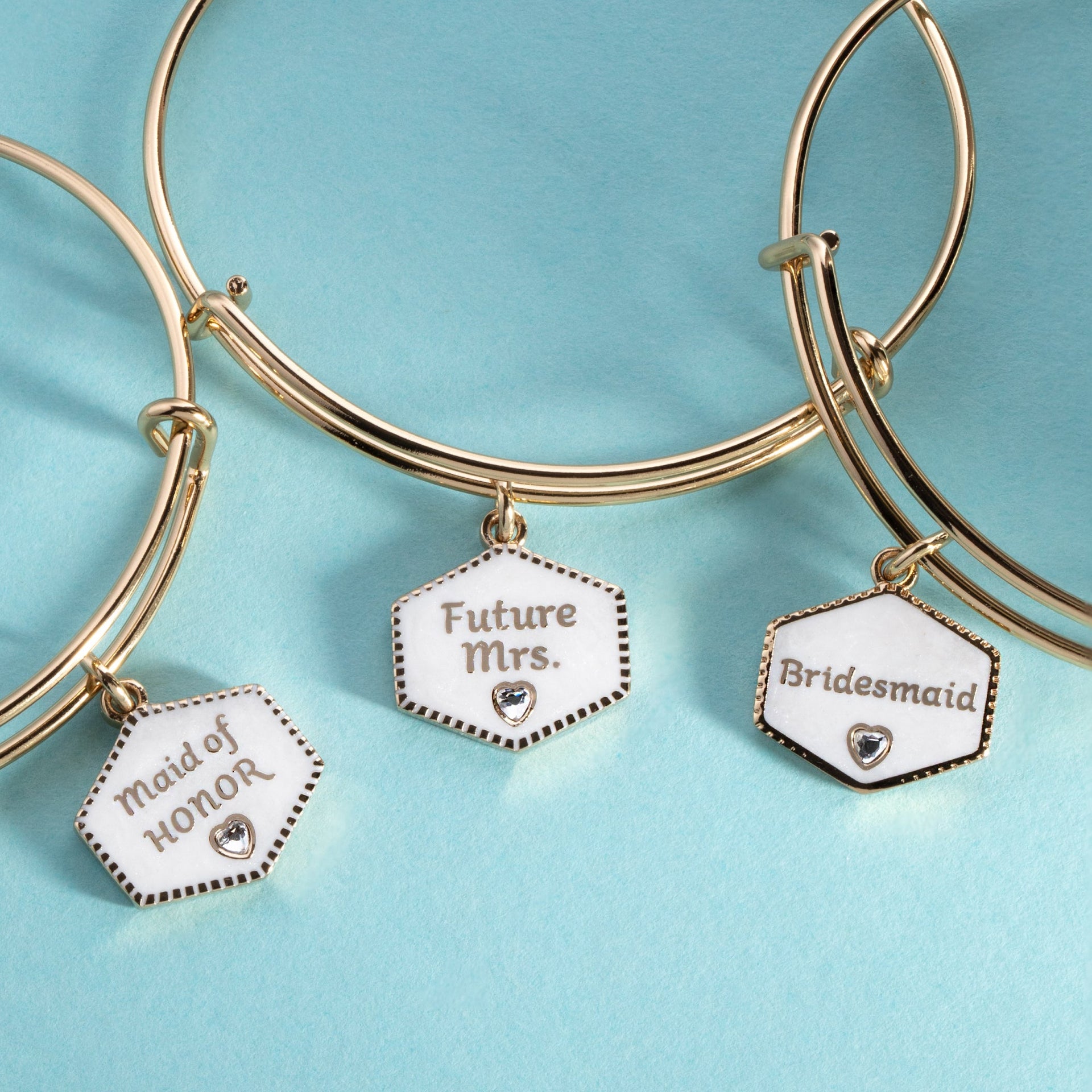Future Mrs. Pearlized Enamel Charm Expandable Wire Bangle