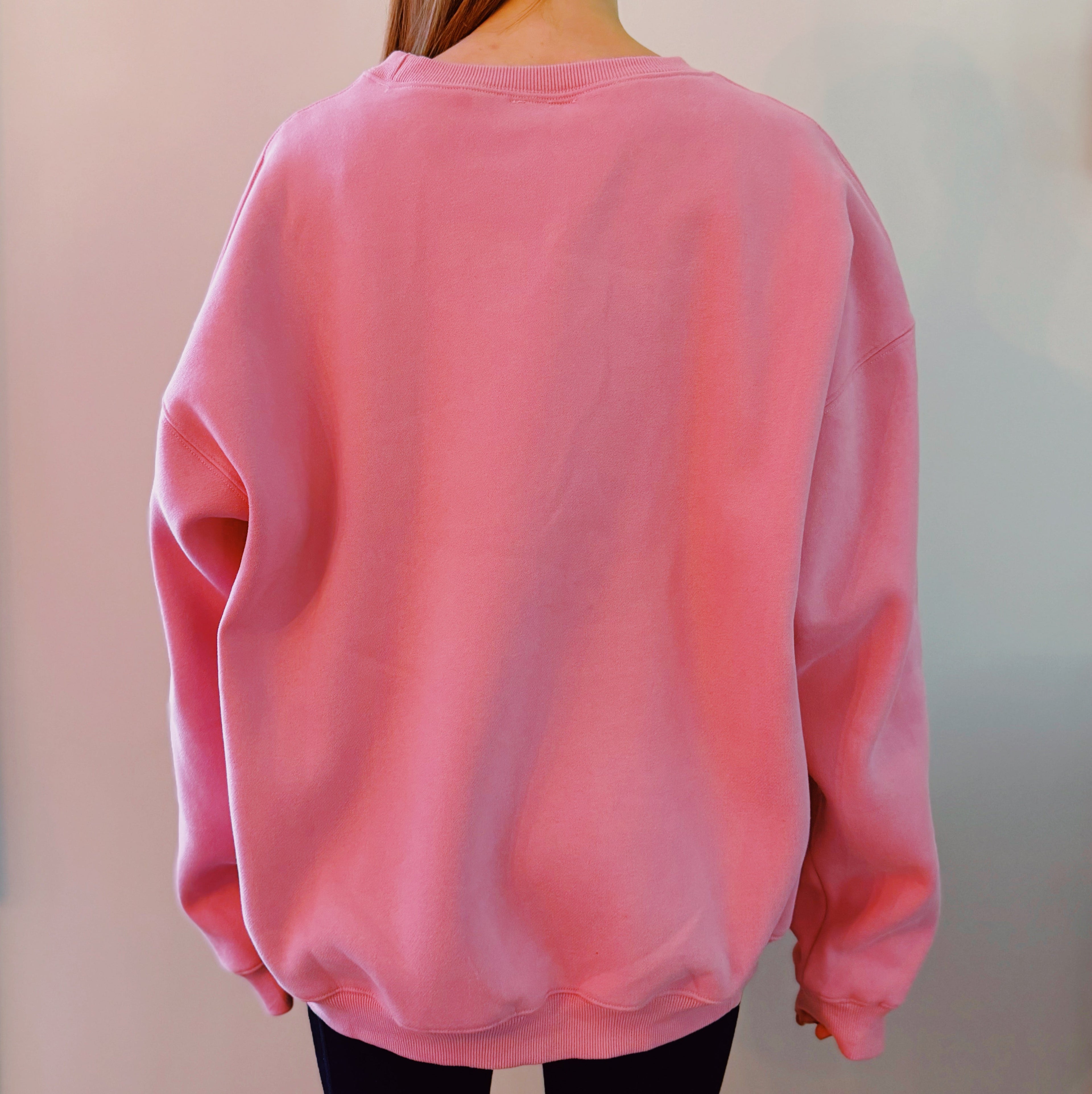 Women's Oversized Paris Graphic Sweatshirt in Soft Pink - Image 3