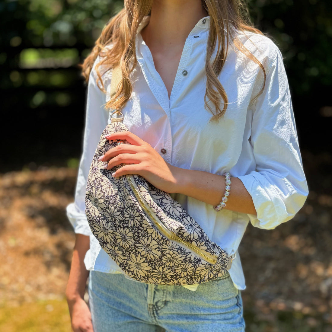 Vintage Floral Sling Bag – Adjustable Crossbody with Wide Strap for All-Day Comfort