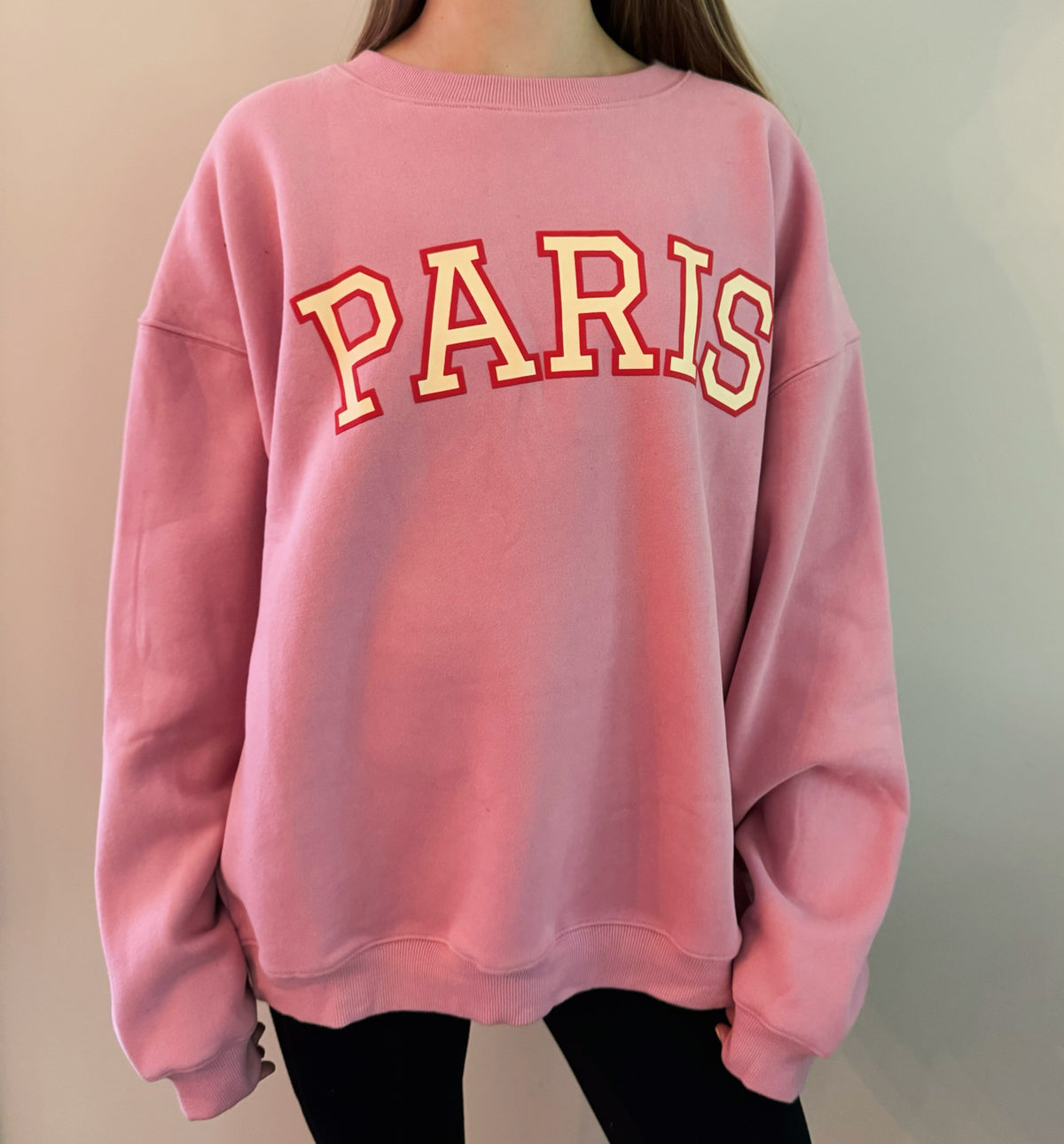 Women's Oversized Paris Graphic Sweatshirt in Soft Pink - Image 2