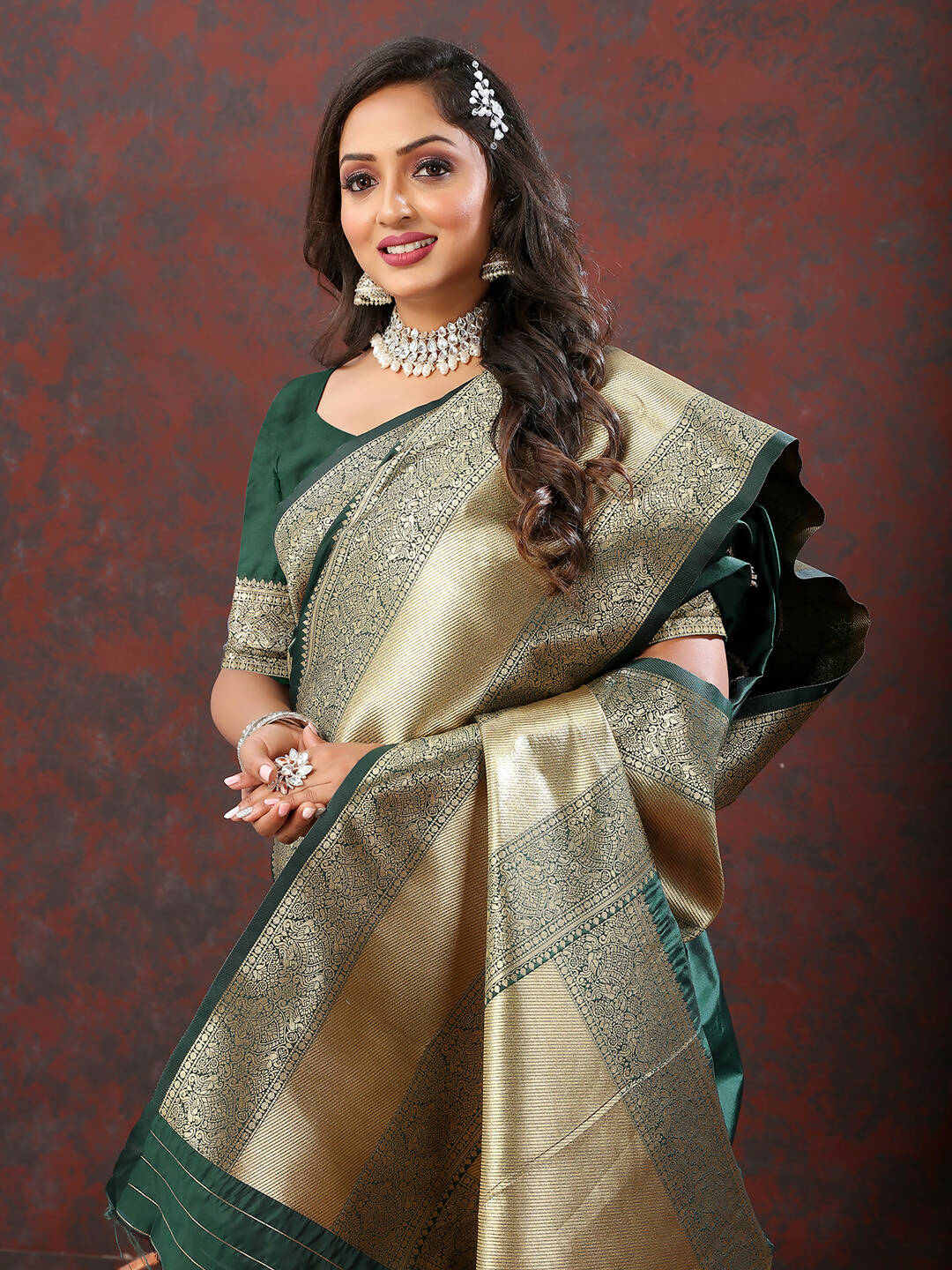 Green Soft Silk Saree with Elegant Gold Zari Weaving Design