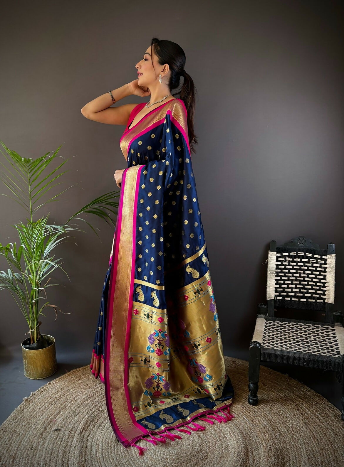 Pink Butti Kanchipuram Silk Saree with Unstitched Blouse