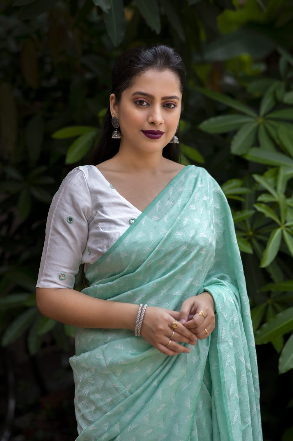 Green Poly Georgette Woven Leaf Design Saree with Blouse