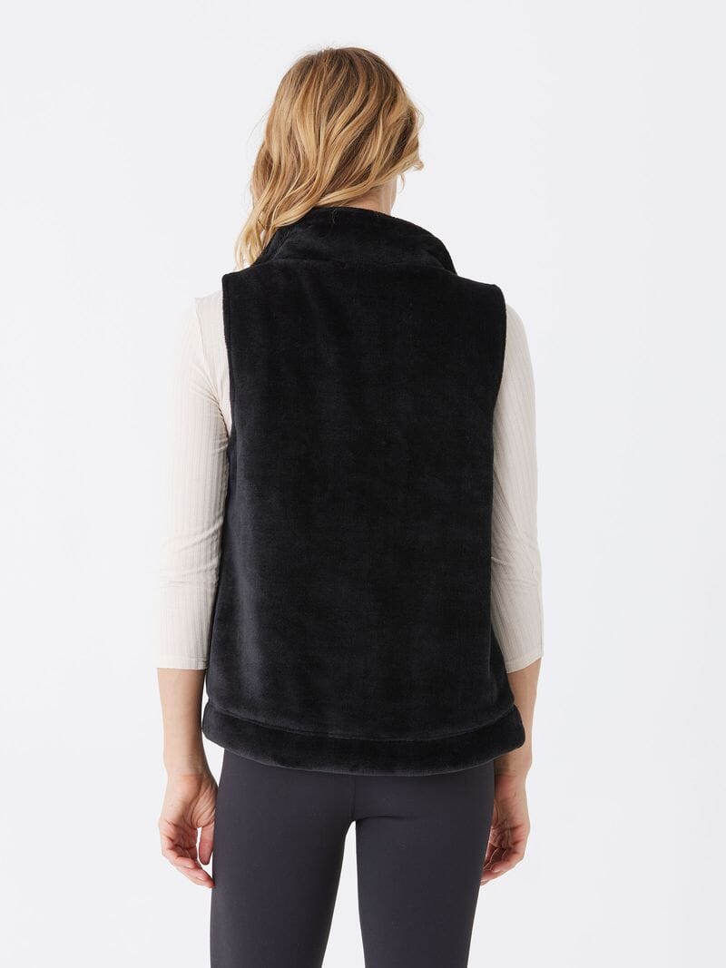 Kelsey Sherpa Vest - Women's Black Sleeveless Snap-Front Outerwear