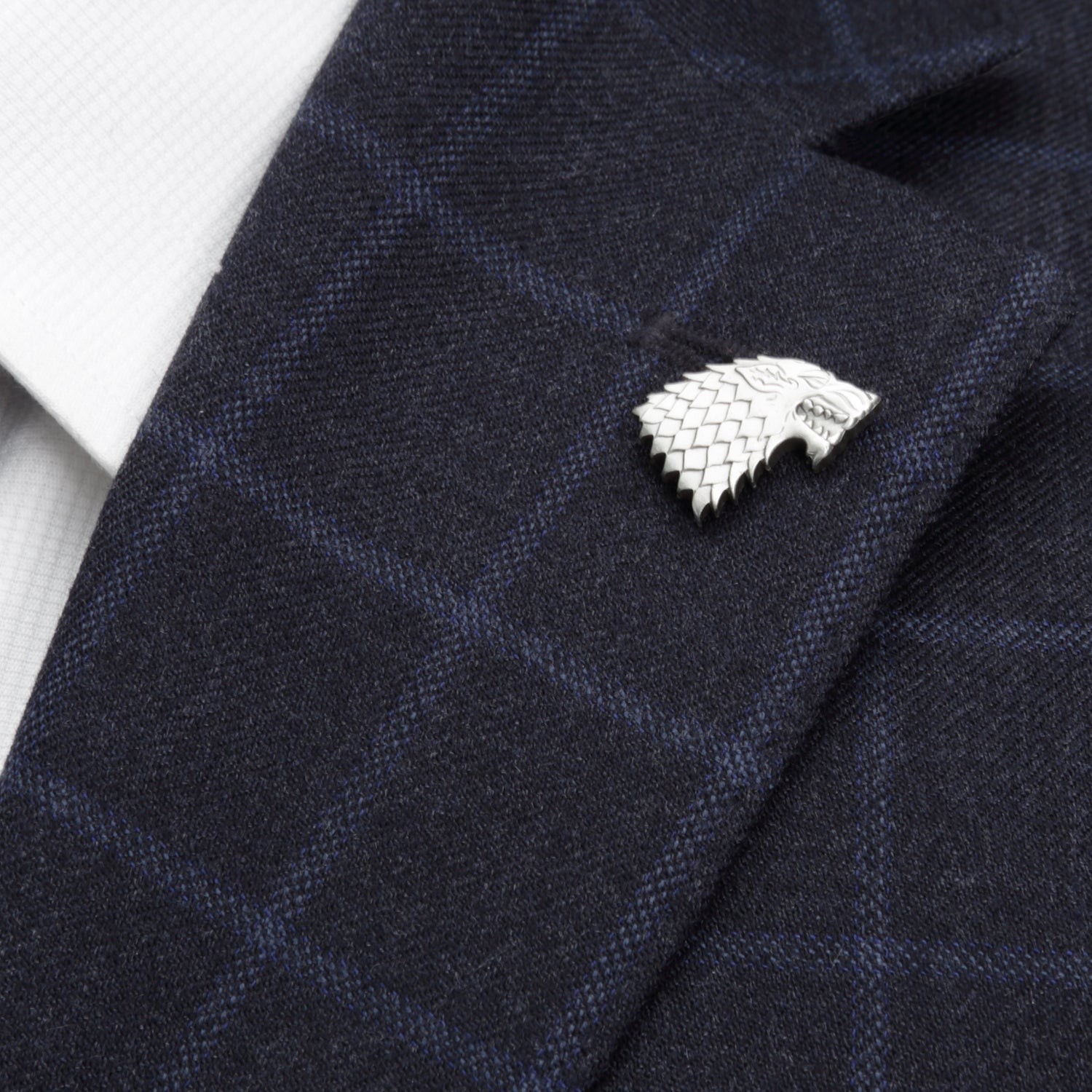 Game of Thrones Stark Direwolf Antiqued Silver Lapel Pin - Image 4