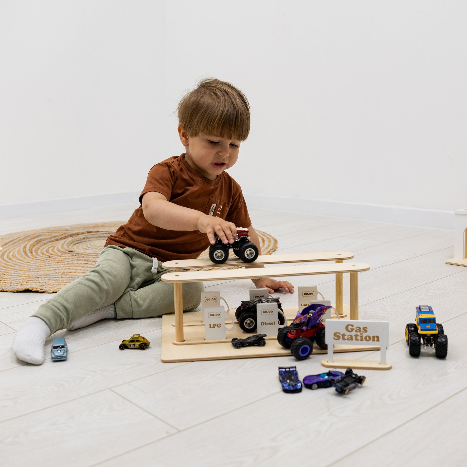 Wooden Gas Station Toy – Interactive Pretend Play Playset