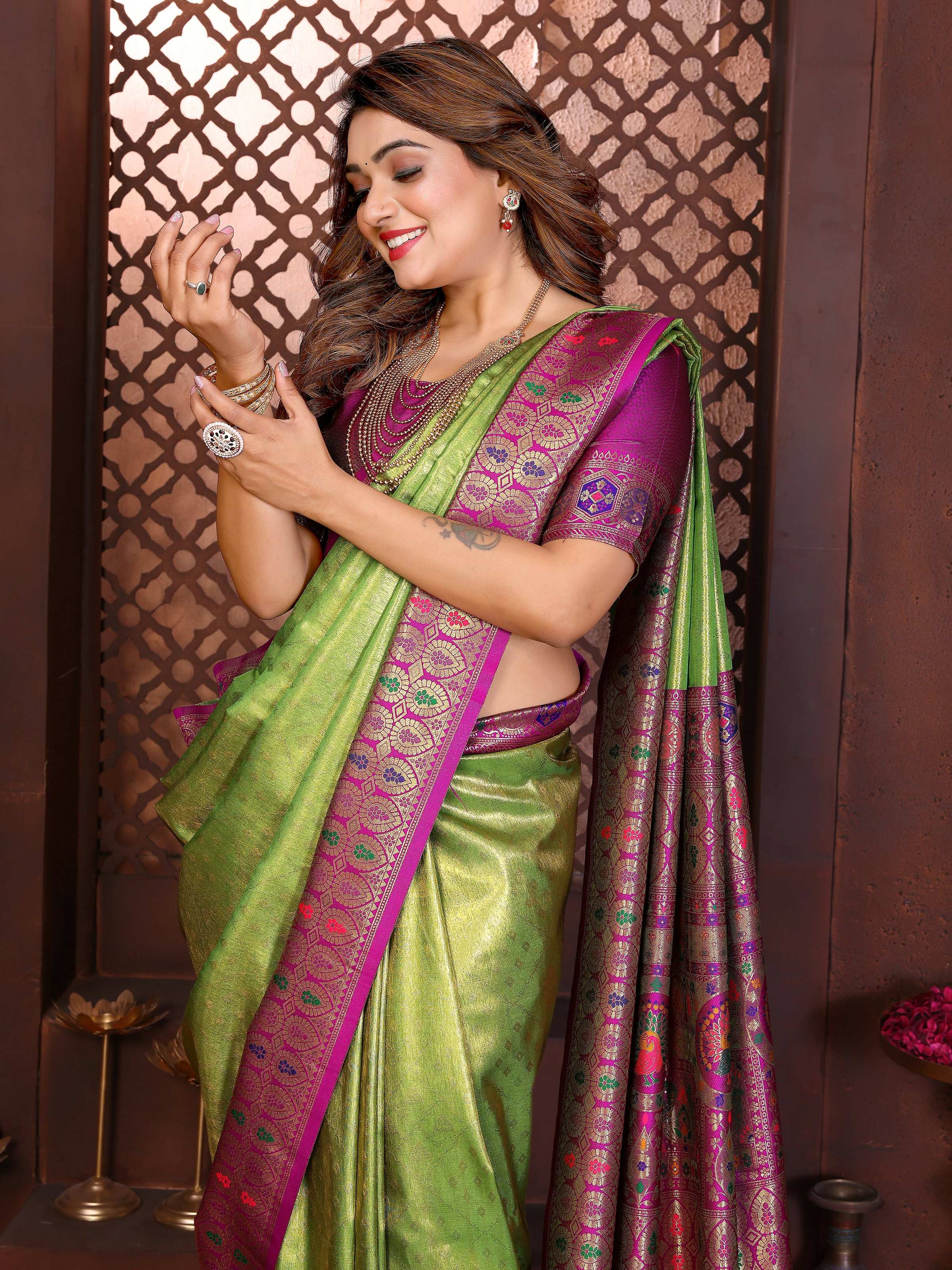 Green Tissue Silk Weaving Saree for Elegant Occasions