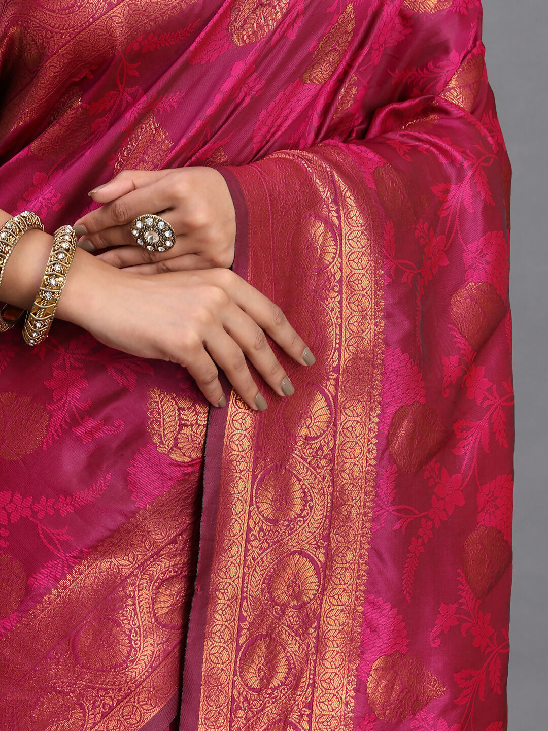 Luxurious Pink Silk Saree with Coordinating Blouse Piece