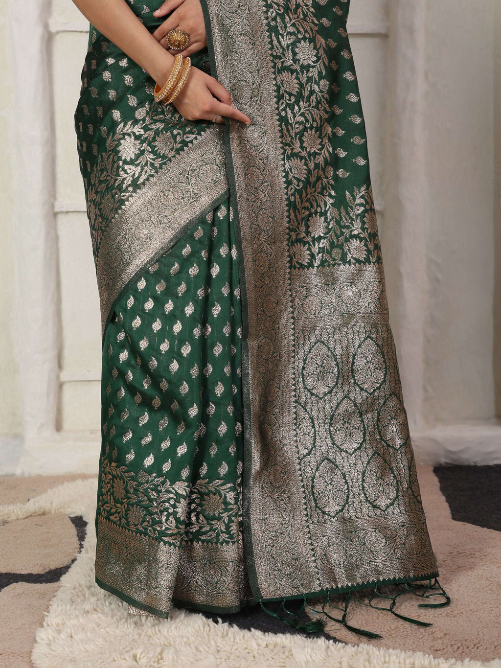 Elegant Blue Lichi Silk Saree with Matching Blouse Piece