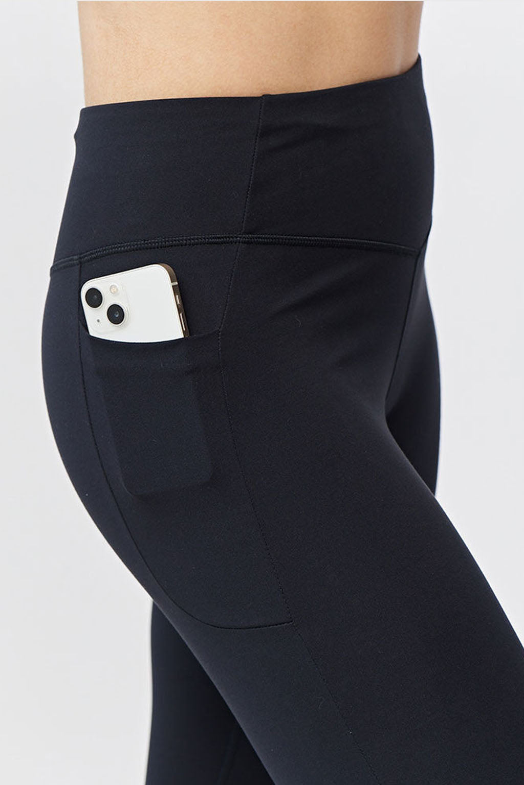 Go Again Women's 21 Inch High-Rise Cropped Leggings in Black - Image 18