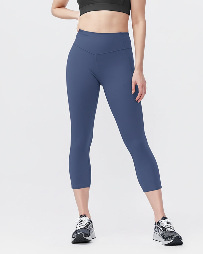 Go Again Women's 21 Inch High-Rise Cropped Leggings in Black - Image 15
