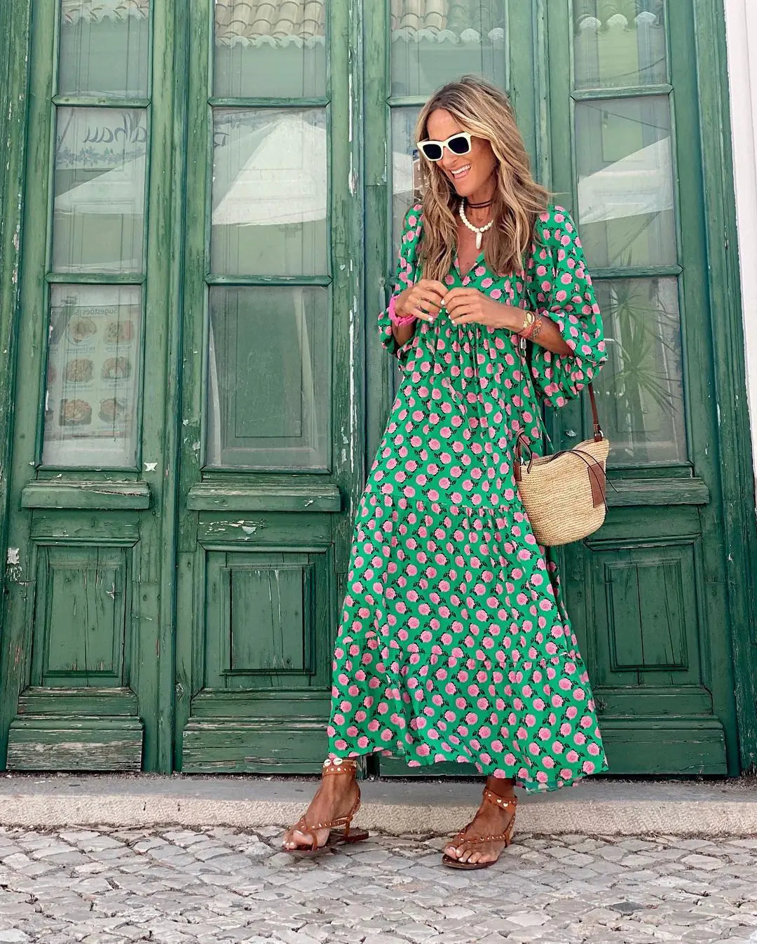 Women's Diamond Print Maxi Dress with V-Neck and Puff Sleeves - Image 15
