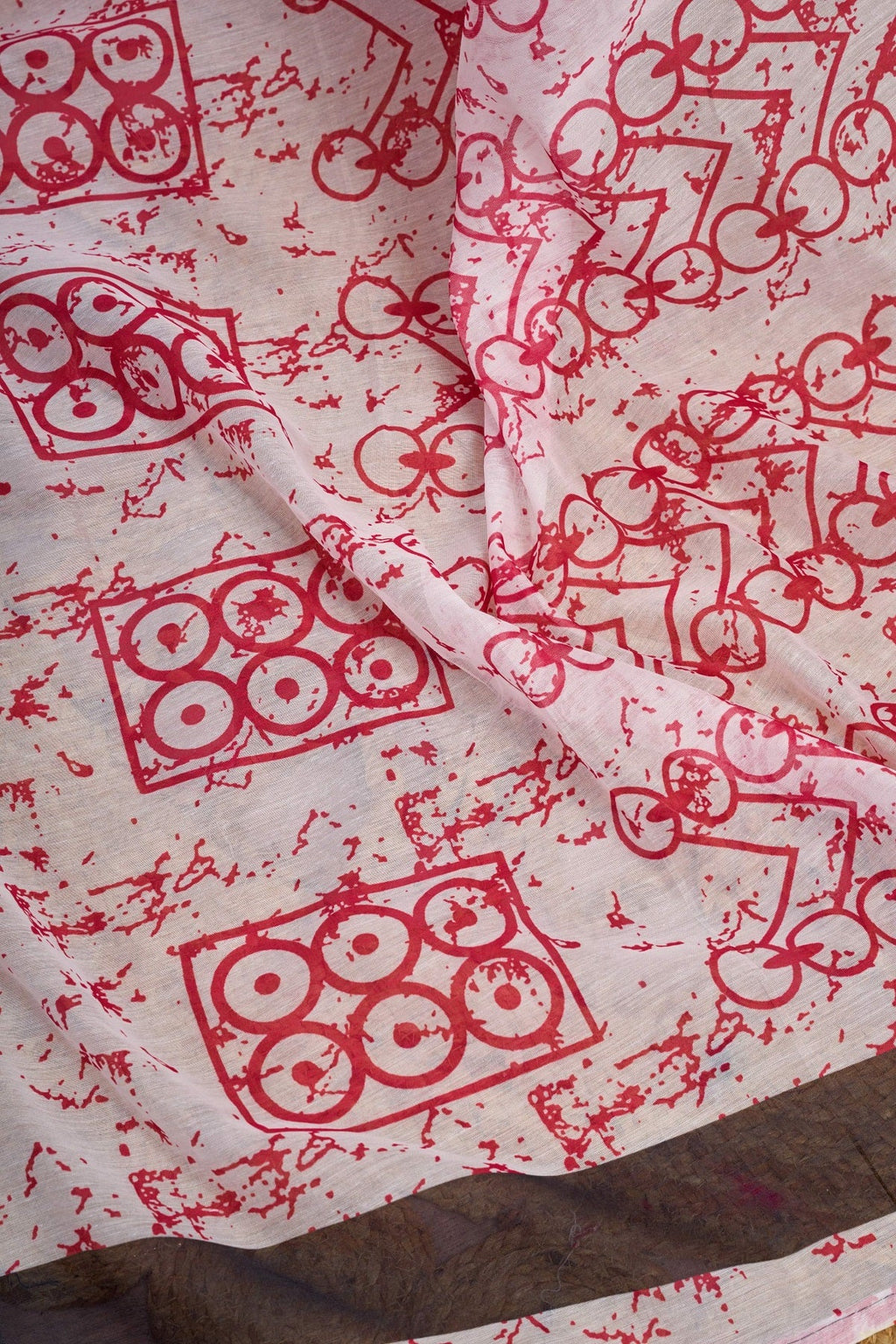White Printed Linen Ready-to-Wear Saree with Unstitched Blouse