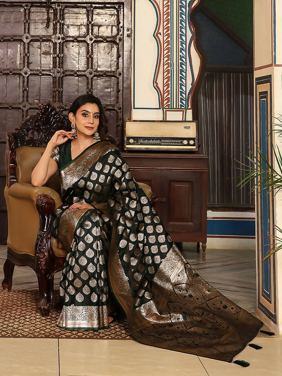 Dark Green Silk Saree with Matching Blouse Piece