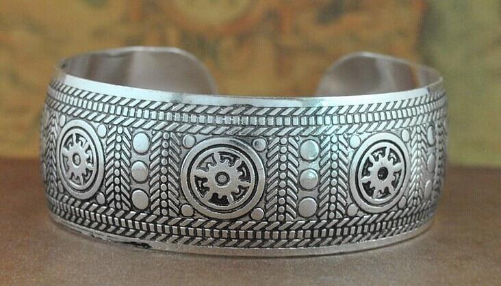 Vintage Tibetan Silver Floral and Animal Motif Cuff Bangle