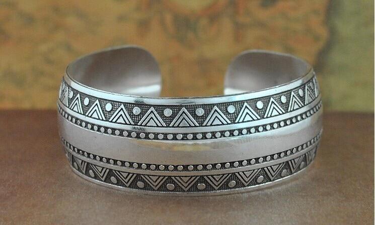 Vintage Tibetan Silver Floral and Animal Motif Cuff Bangle