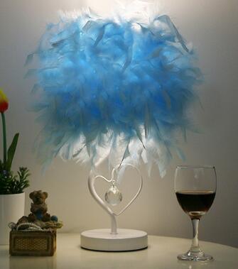 Luxury Heart-Shaped Feather Crystal Table Lamp for Bedroom
