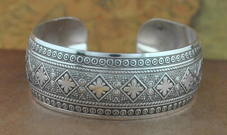 Vintage Tibetan Silver Floral and Animal Motif Cuff Bangle