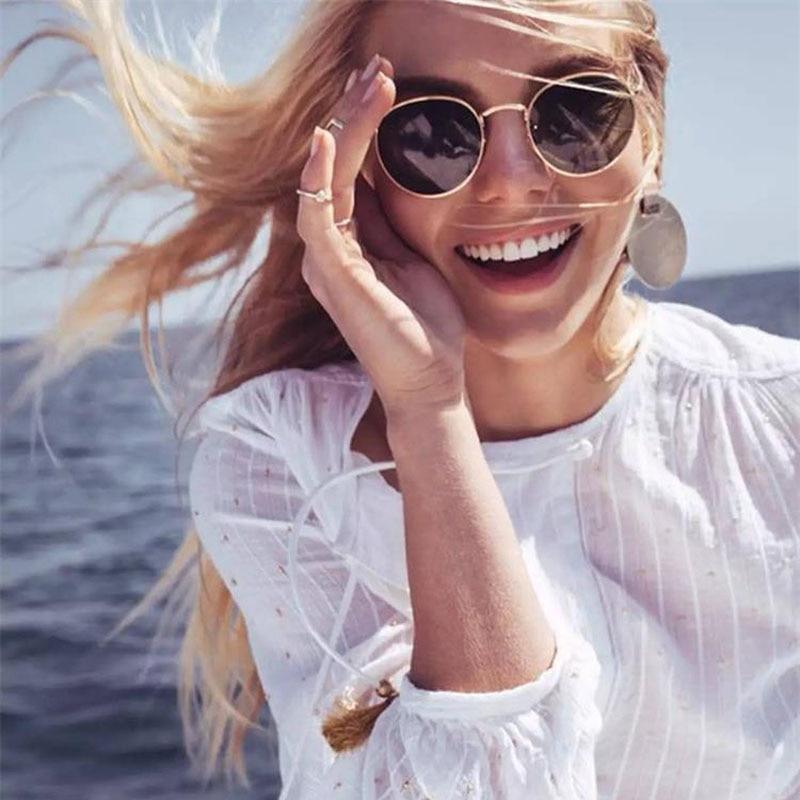 Classic round unisex polarized sunglasses with mirror lenses