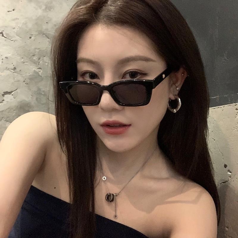 Vintage Rectangle Sunglasses – Retro Square Frame Eyewear