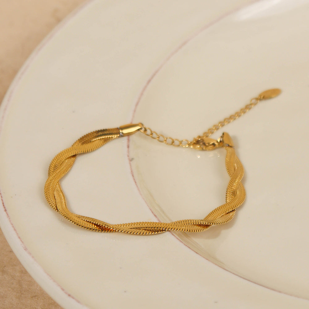 Ygraine Larue Gold Herringbone Twisted Chain Bracelet - Image 3
