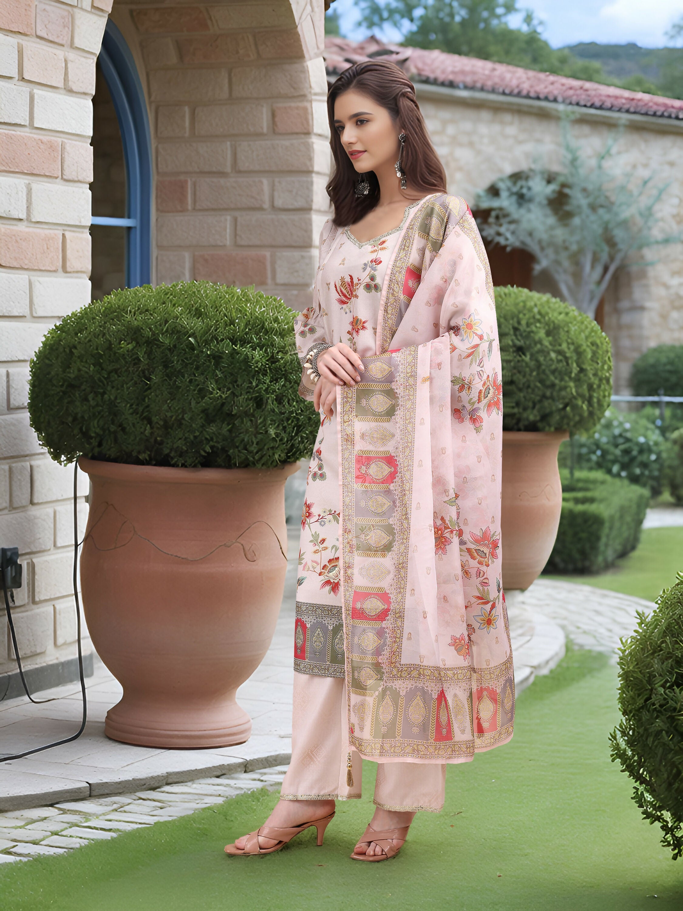 Off White Digital Print Kurta Set with Foil Detail