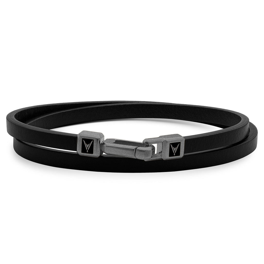 The Hitch in Black and Gunmetal tones from Vincero Collective, showcased in a modern, stylish fit.
