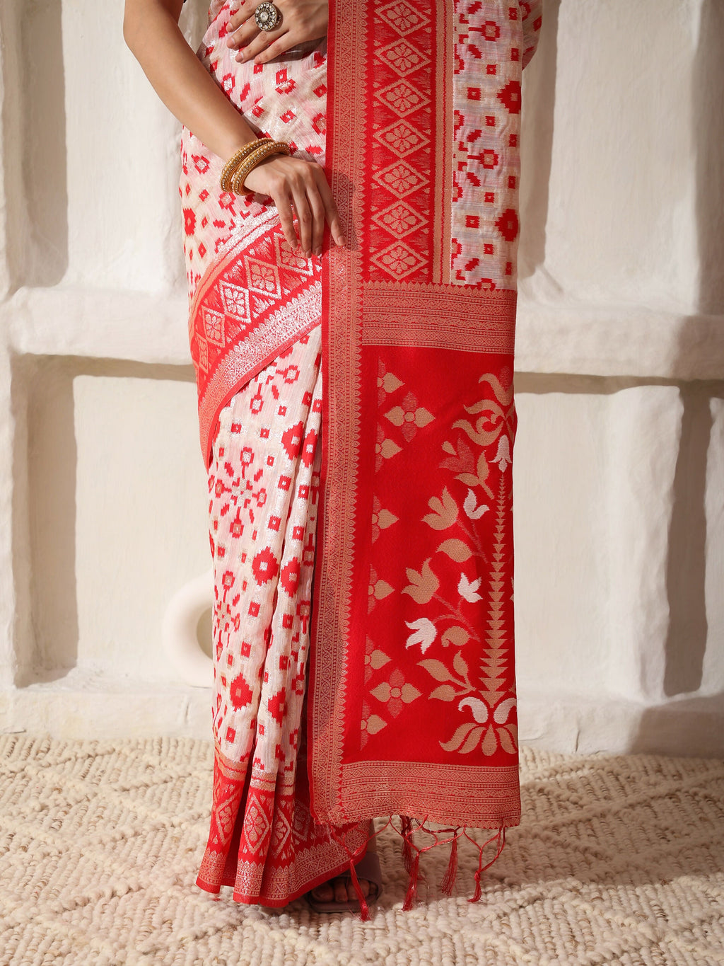 Shree Shyam Fashion Linen Cotton Red & White Saree