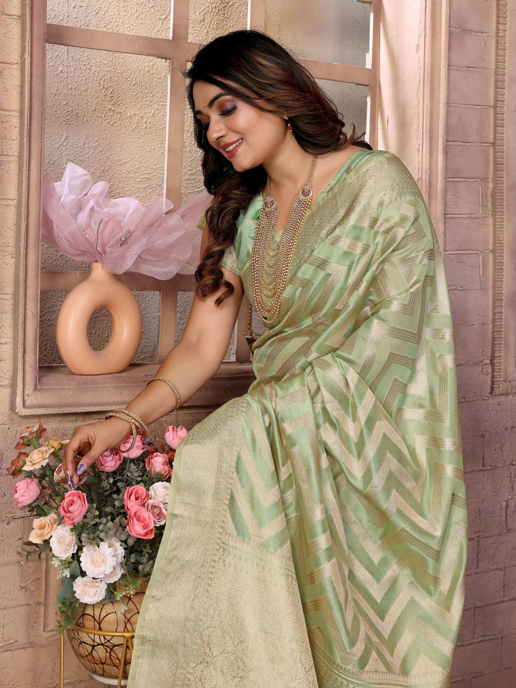 Pista Soft Organza Silk Weaving Saree for Contemporary Ethnic Style
