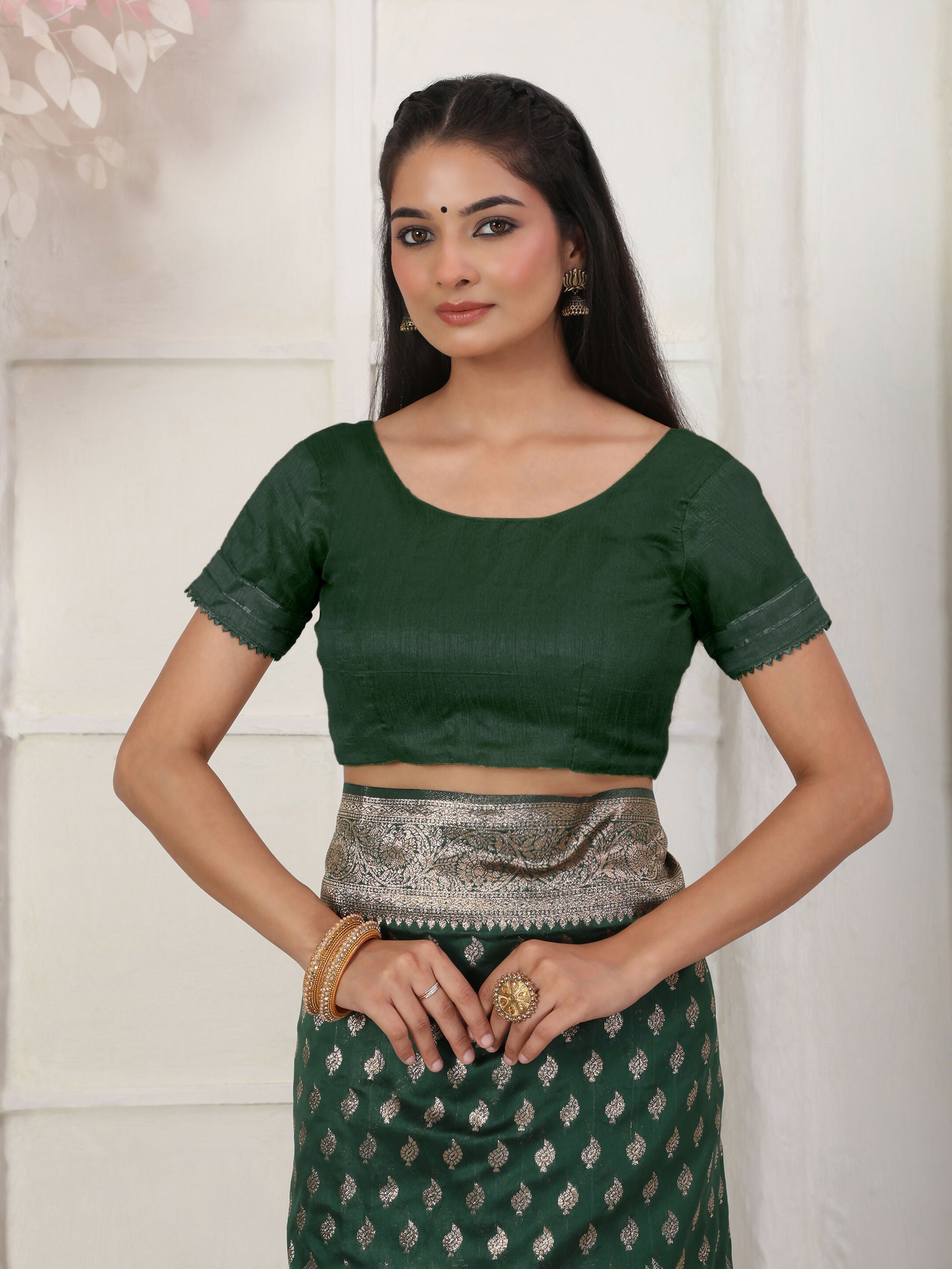 Elegant Blue Lichi Silk Saree with Matching Blouse Piece