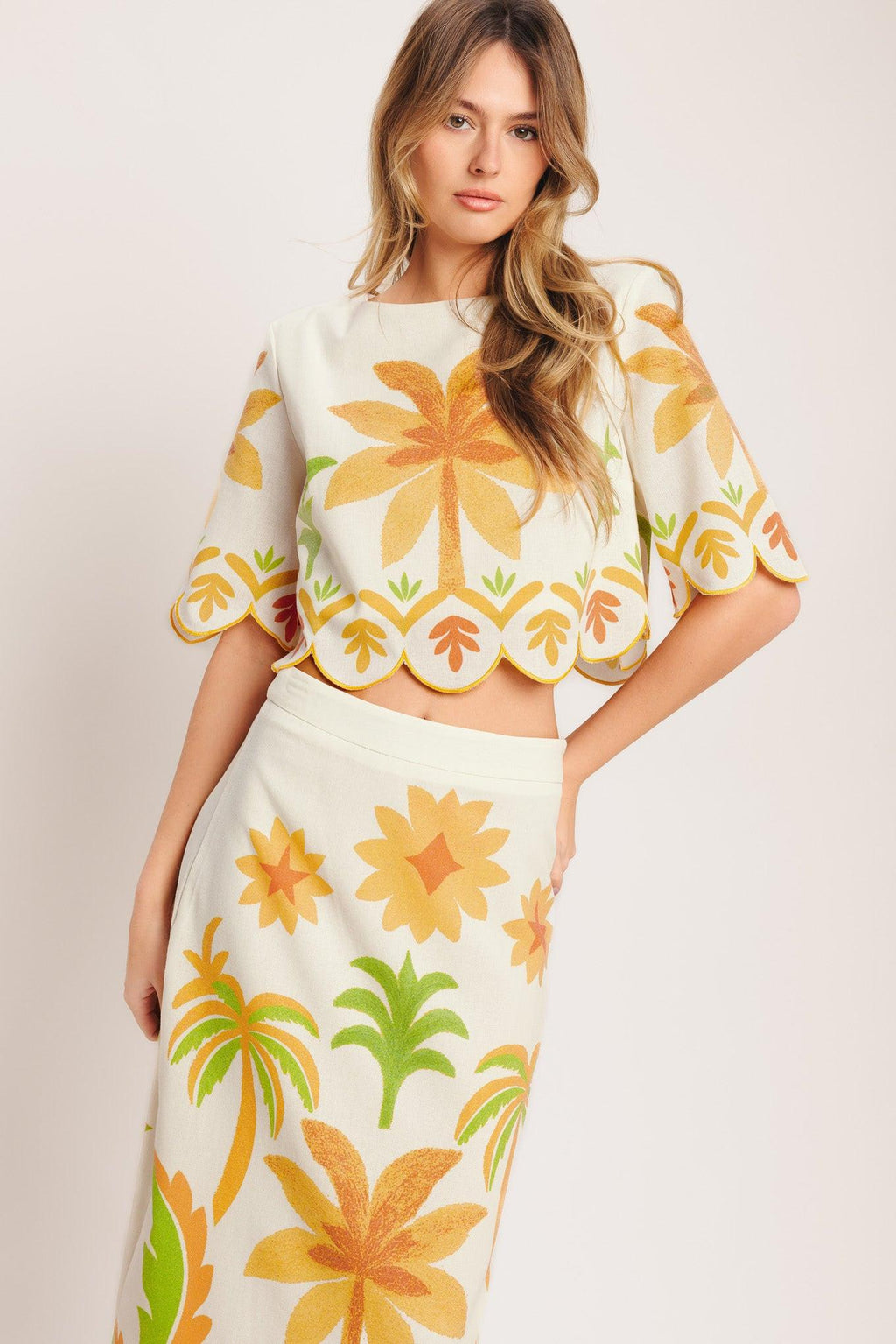 Tropical Palm Print Midi Skirt with Scalloped Hem - Image 3