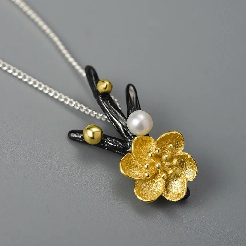 Flower Necklace with Pearl – Classic Silver