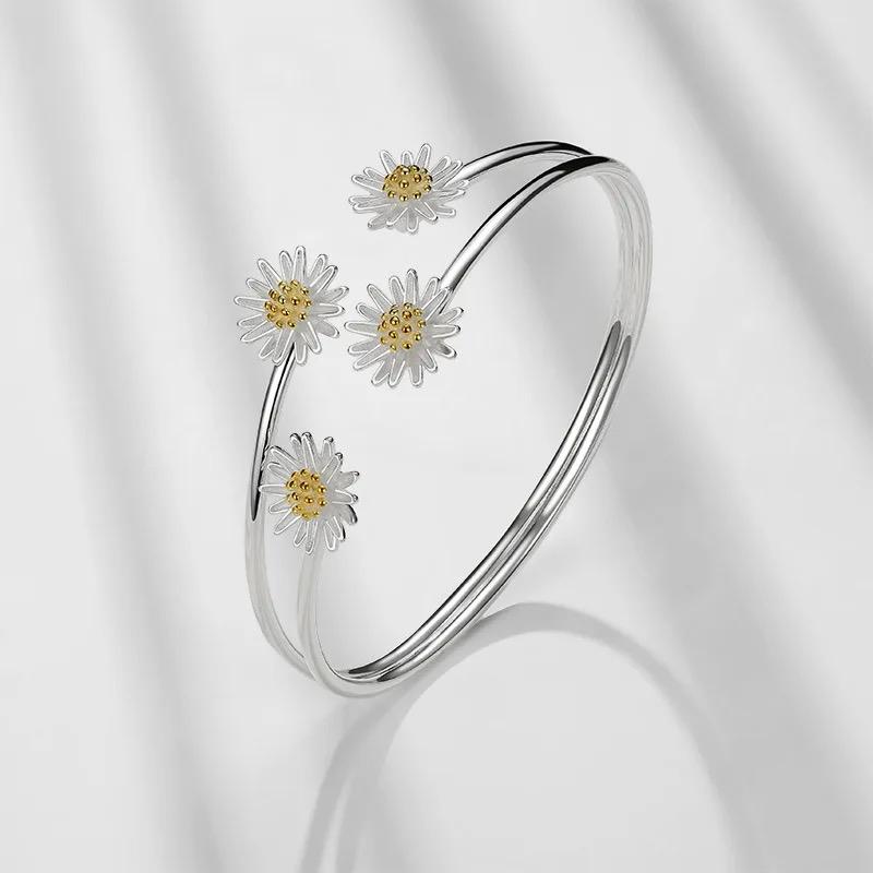 Women's Silver Daisy Bangle Bracelet