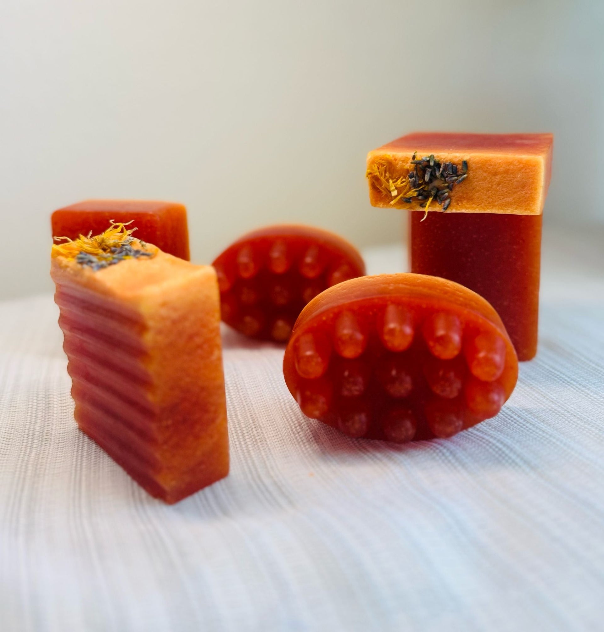 Turmeric Lemon Soap - Best for Acne, Eczema, Dark Spots & Psoriasis - Melt & Pour