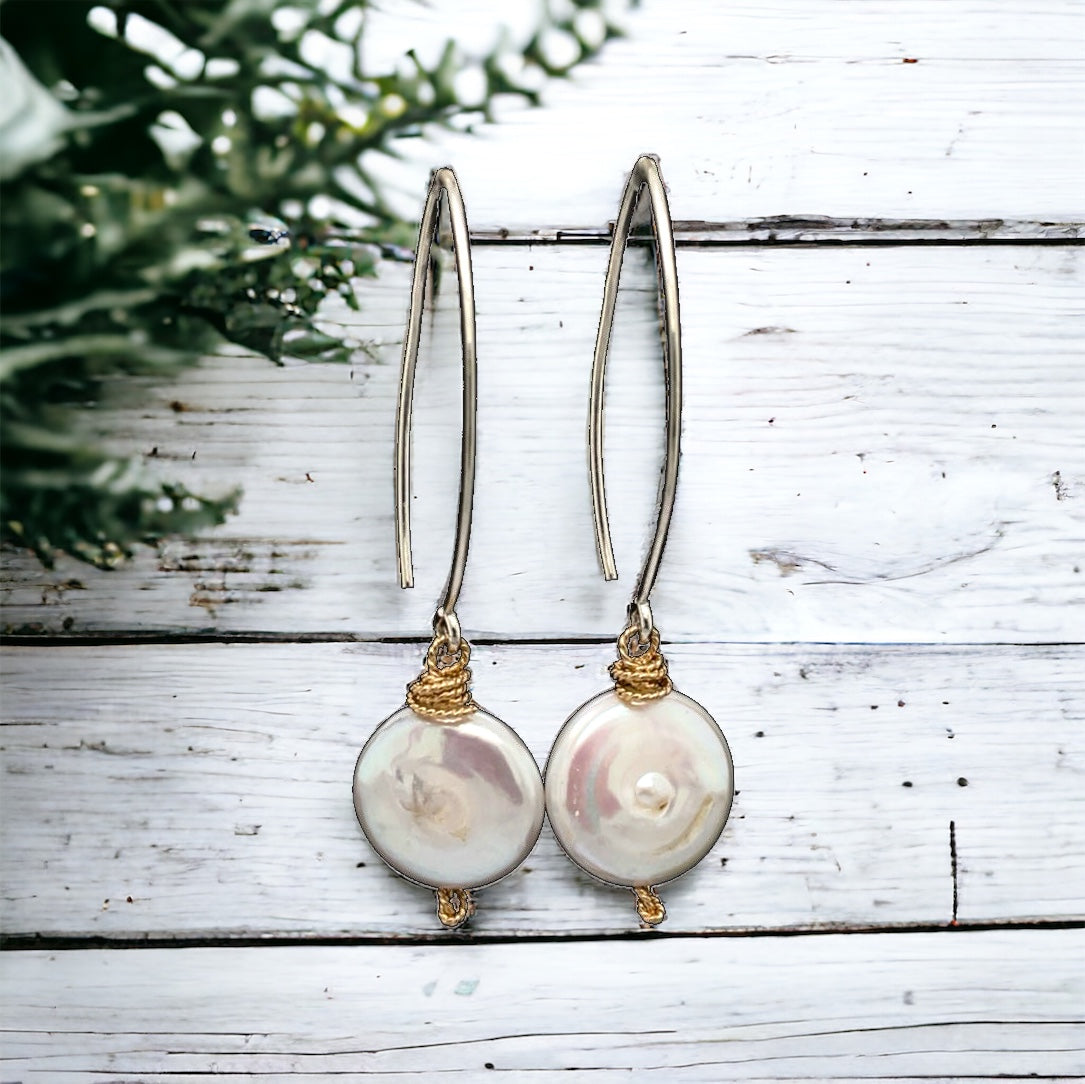 Luna Pearl Earrings