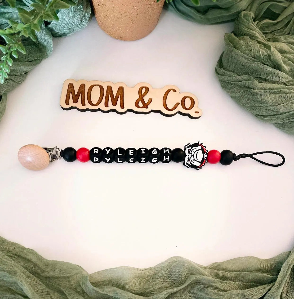 GA / Bulldawg Pacifier Clip