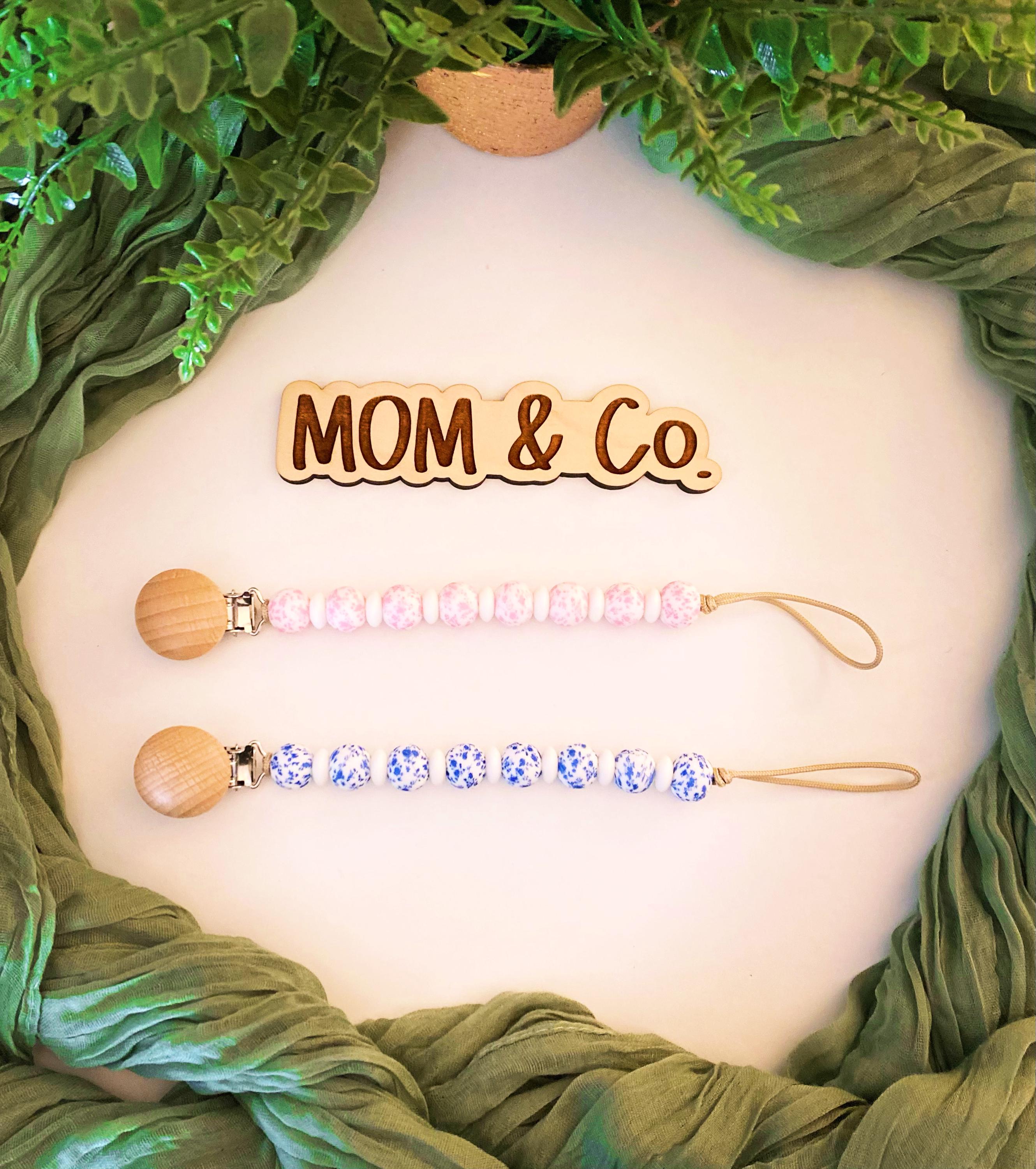 Beaufort Bonnet Pattern Pacifier Clip