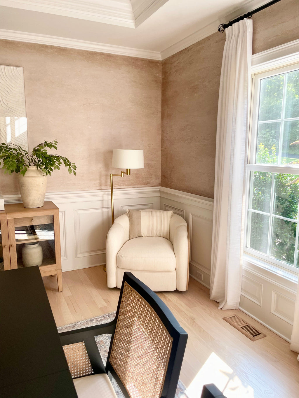 Edward Minimalist Wallpaper in Sand and Beige Modern Organic