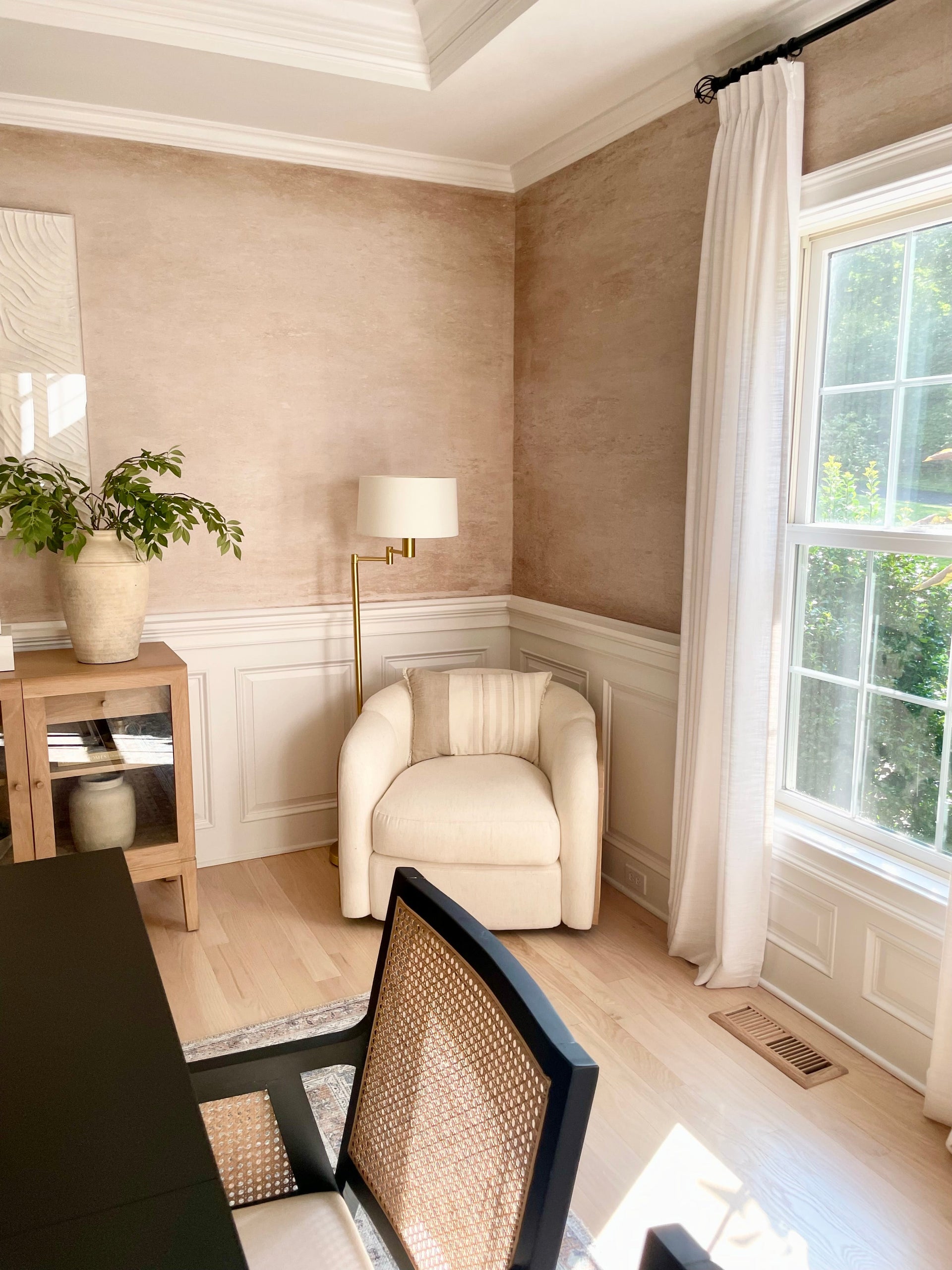 Edward Minimalist Wallpaper in Sand and Beige Modern Organic