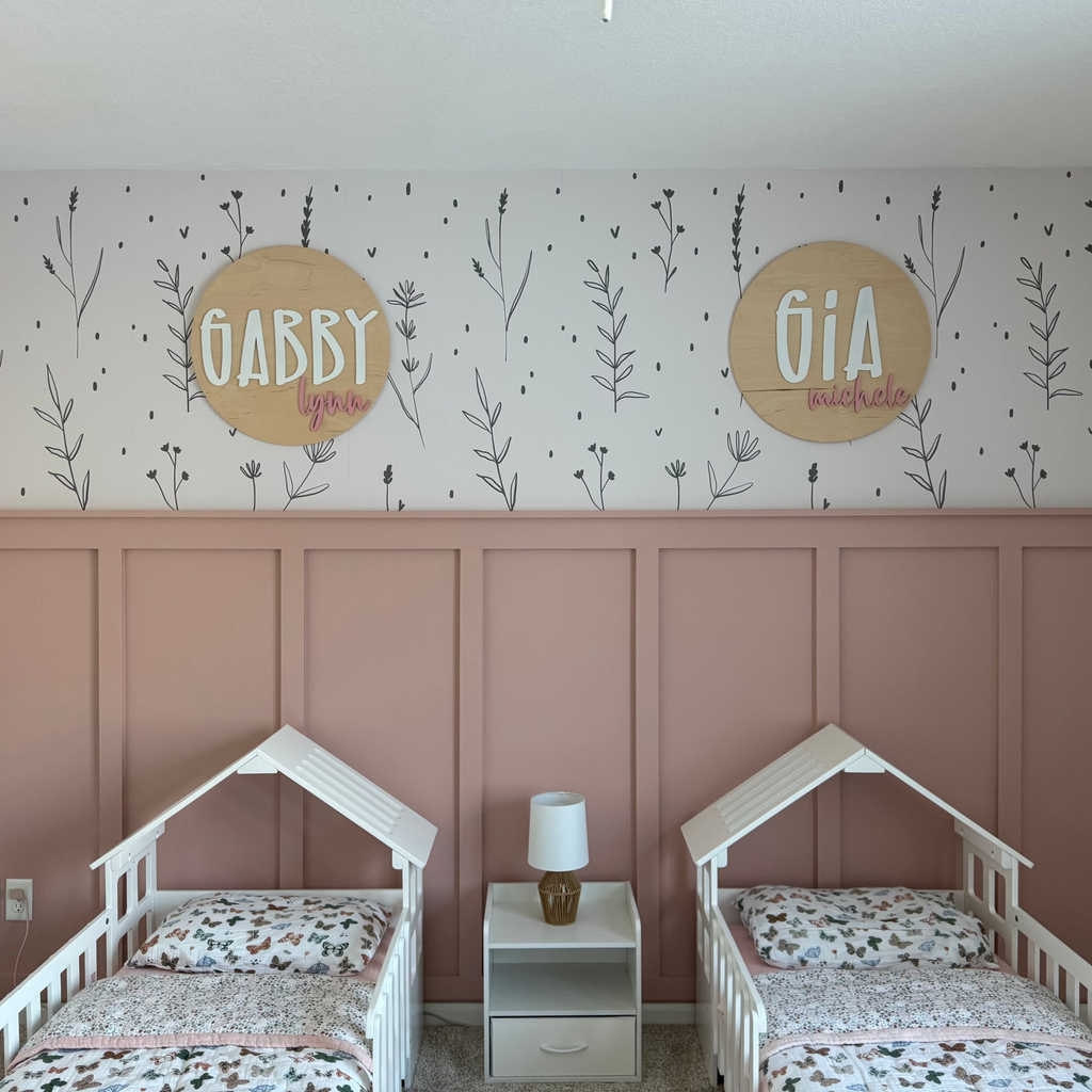 Hailey floral wallpaper with white, black, and dusty-pink floral print