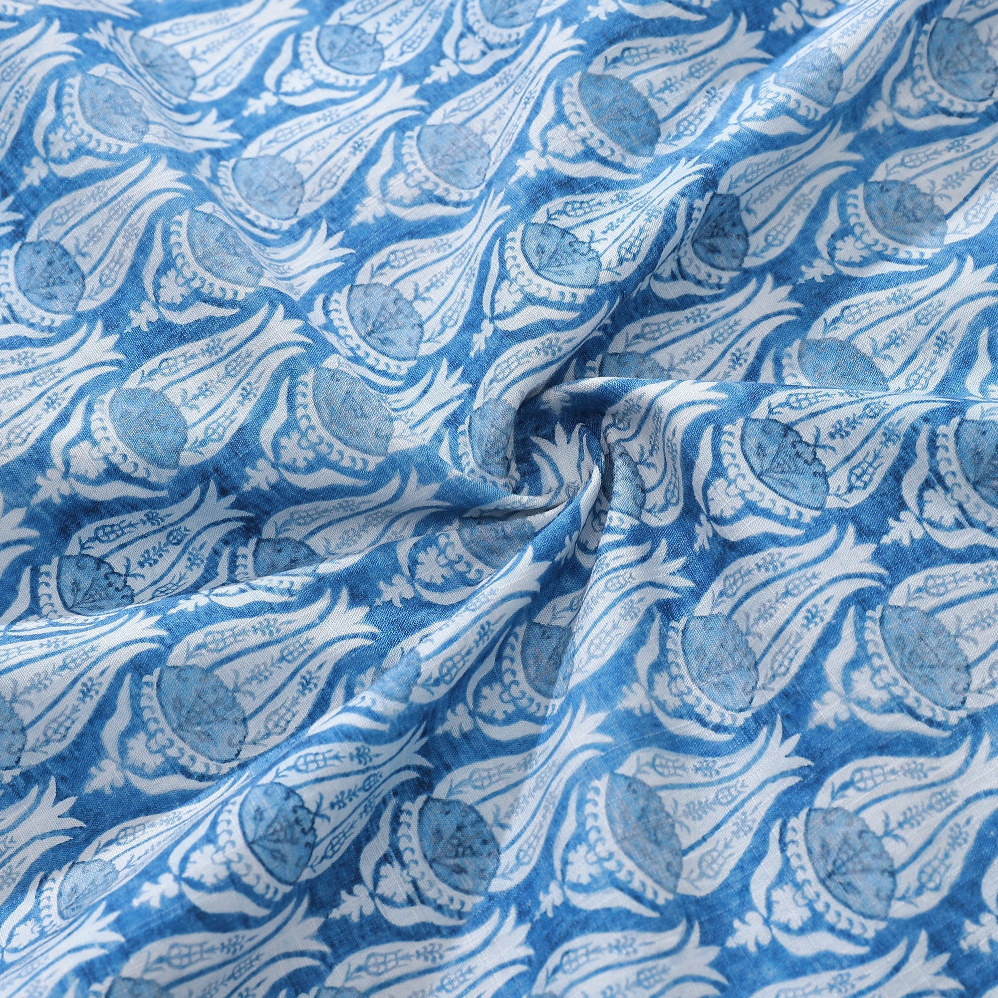 Men's Vintage Floral Hawaiian Button-Down Shirt in 100% Cotton