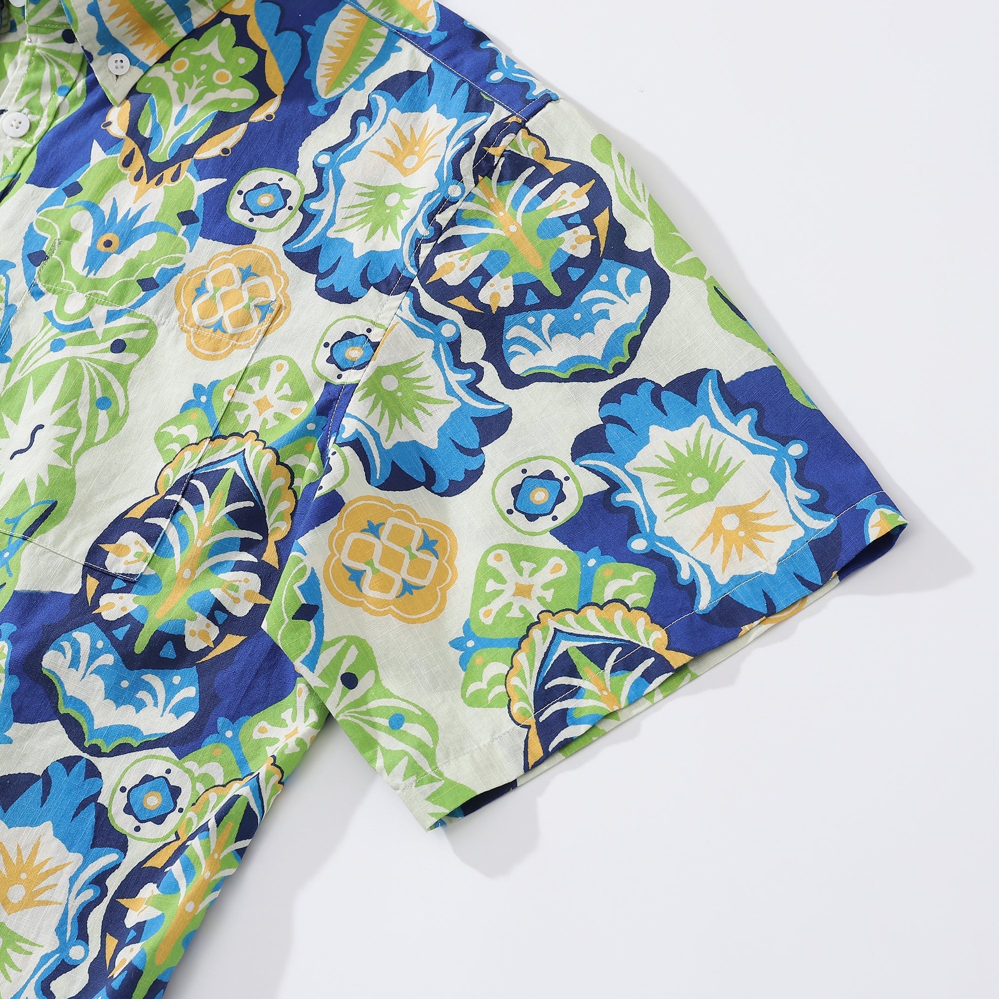 Vintage Totem Print Cotton Aloha Shirt for Men - Relaxed Fit