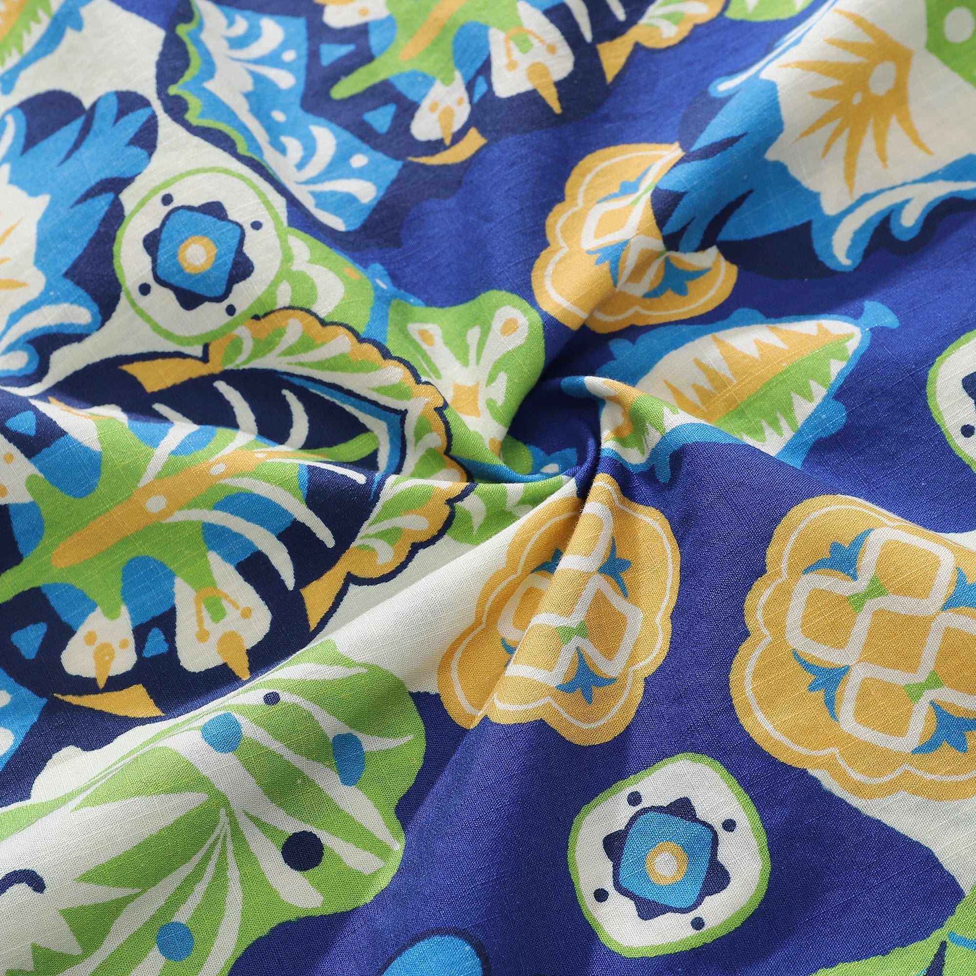 Vintage Totem Print Cotton Aloha Shirt for Men - Relaxed Fit